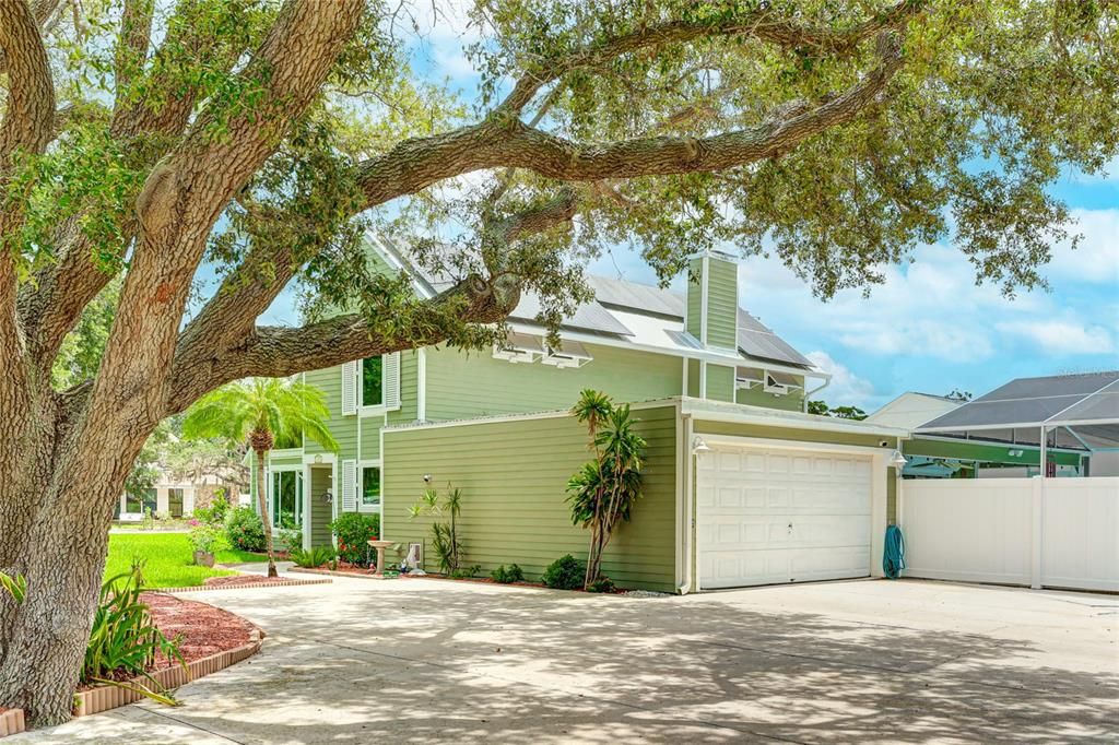 For Sale: $600,000 (3 beds, 2 baths, 2182 Square Feet)