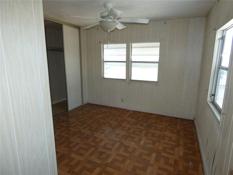 For Sale: $105,000 (2 beds, 2 baths, 962 Square Feet)