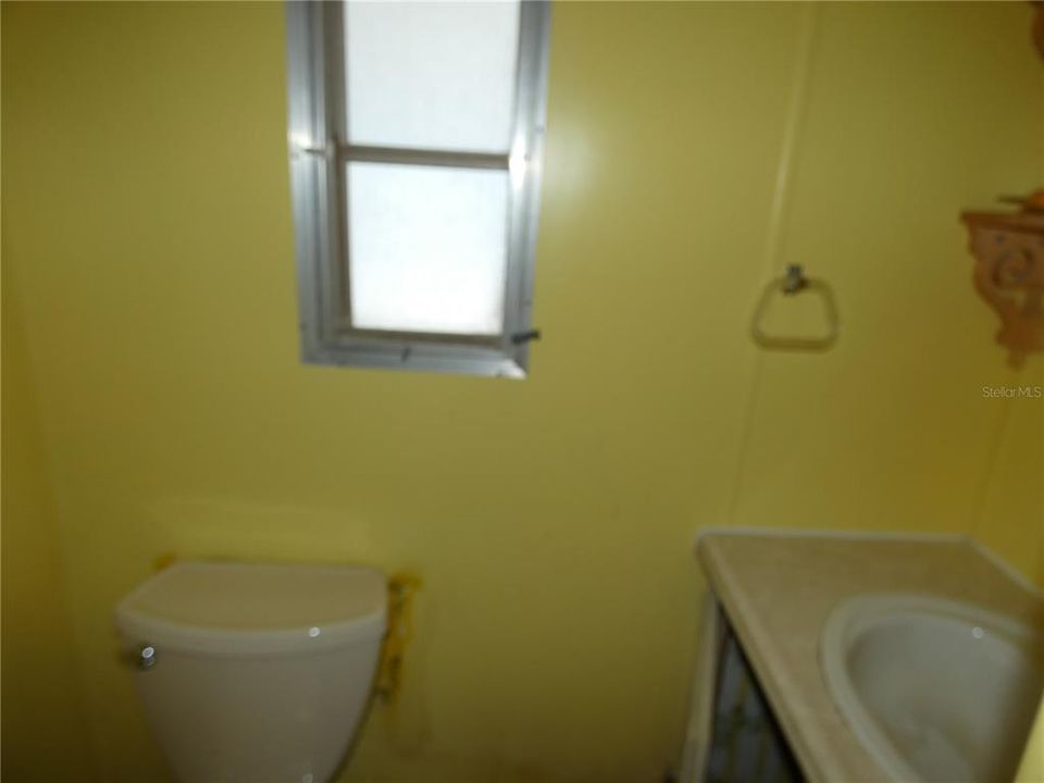 For Sale: $105,000 (2 beds, 2 baths, 962 Square Feet)