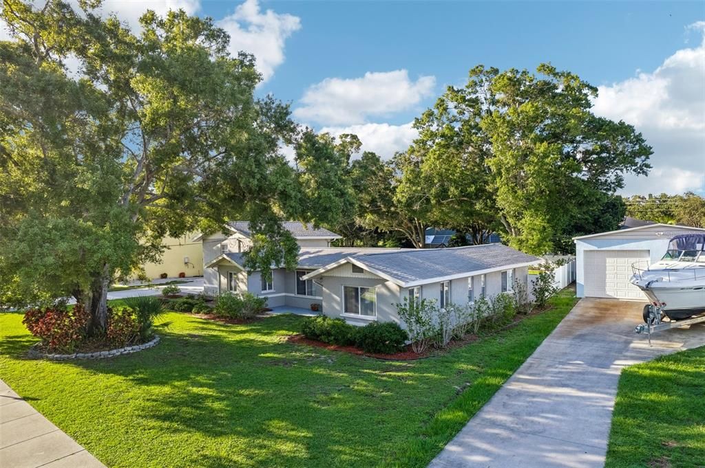 For Sale: $599,000 (3 beds, 2 baths, 1892 Square Feet)