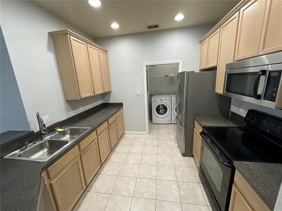 For Rent: $2,500 (3 beds, 2 baths, 1495 Square Feet)