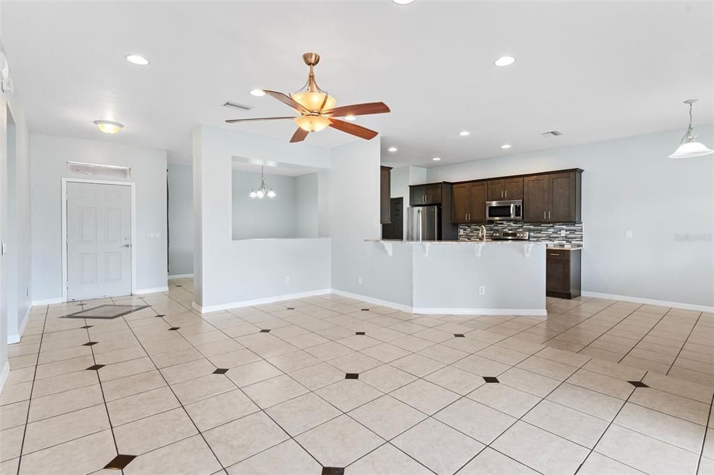 For Sale: $399,900 (4 beds, 2 baths, 1912 Square Feet)