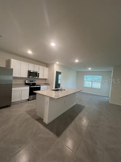 For Rent: $2,395 (3 beds, 2 baths, 1672 Square Feet)