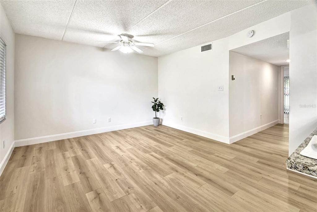 For Rent: $1,650 (2 beds, 2 baths, 864 Square Feet)