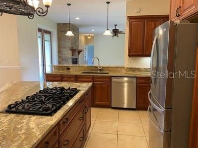 For Rent: $4,750 (5 beds, 3 baths, 3124 Square Feet)