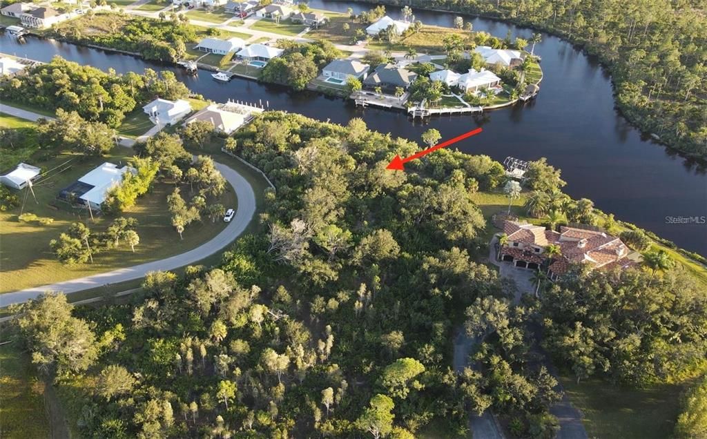 На продажу: $379,900 (2.54 acres)