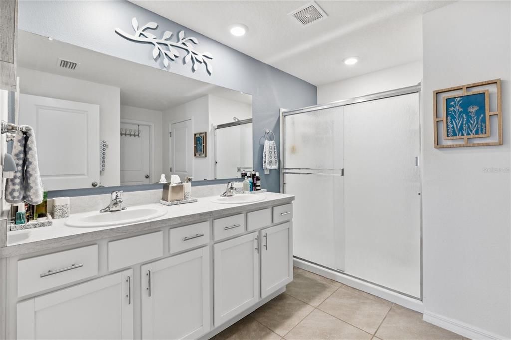 Active With Contract: $317,245 (4 beds, 2 baths, 1828 Square Feet)