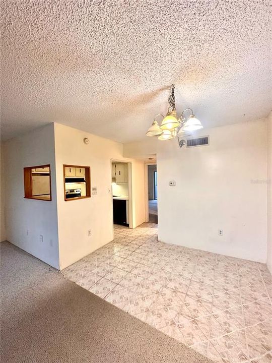 For Sale: $140,000 (1 beds, 1 baths, 765 Square Feet)