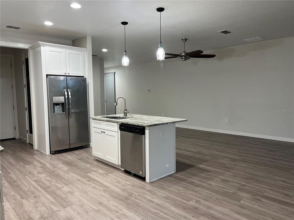 For Rent: $2,500 (3 beds, 2 baths, 1500 Square Feet)