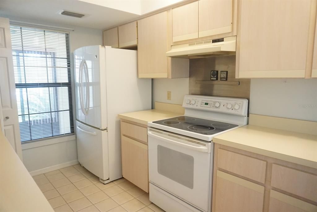 For Sale: $177,000 (2 beds, 2 baths, 1040 Square Feet)