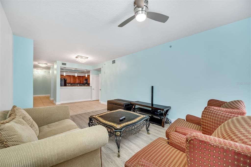 For Sale: $425,000 (2 beds, 2 baths, 1418 Square Feet)