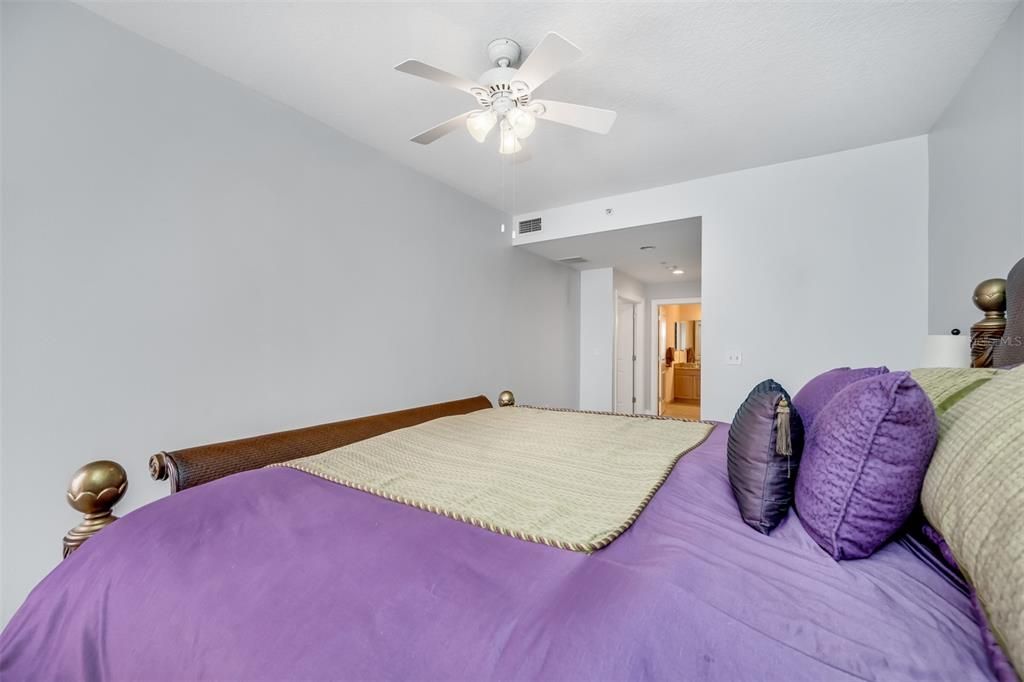 For Sale: $425,000 (2 beds, 2 baths, 1418 Square Feet)