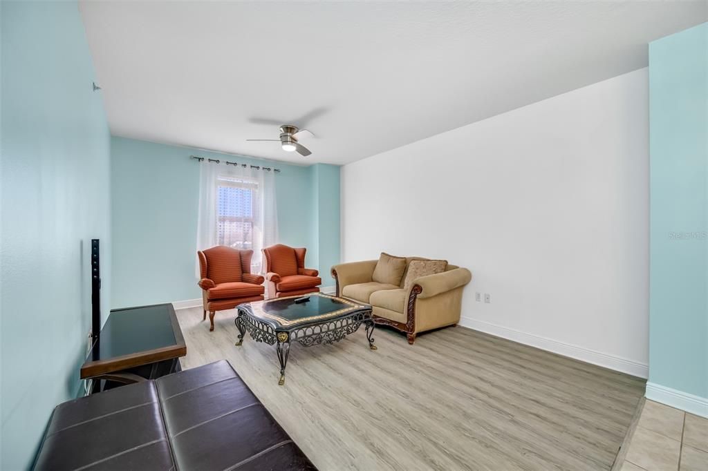 For Sale: $425,000 (2 beds, 2 baths, 1418 Square Feet)