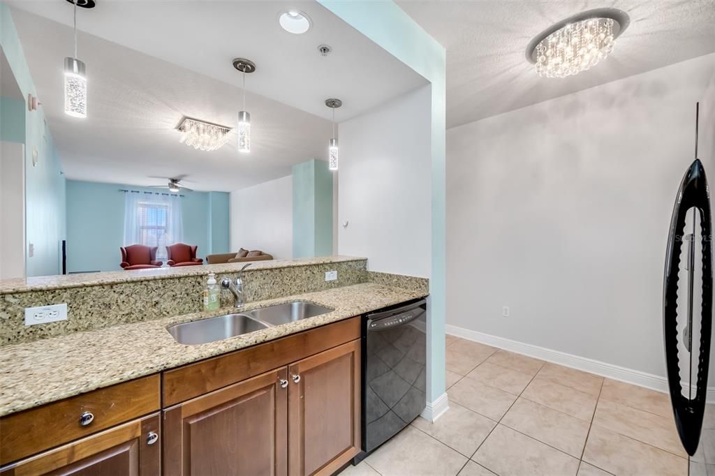 For Sale: $425,000 (2 beds, 2 baths, 1418 Square Feet)