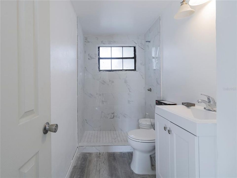 For Rent: $1,275 (3 beds, 1 baths, 768 Square Feet)
