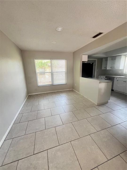 For Rent: $1,400 (2 beds, 2 baths, 2262 Square Feet)