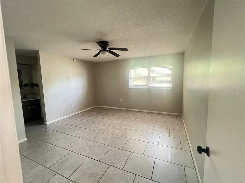 For Rent: $1,400 (2 beds, 2 baths, 2262 Square Feet)