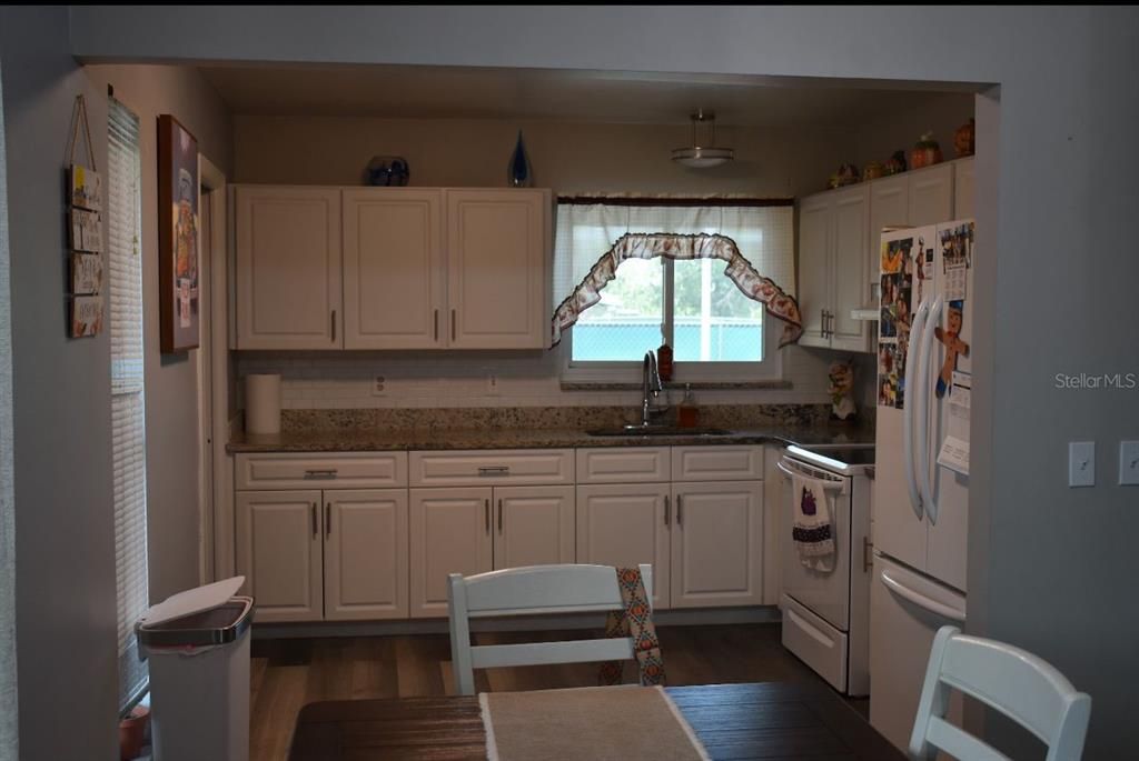 For Sale: $379,000 (3 beds, 1 baths, 1213 Square Feet)