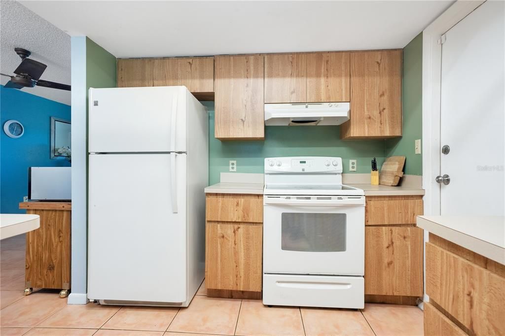 For Sale: $298,000 (2 beds, 2 baths, 1160 Square Feet)