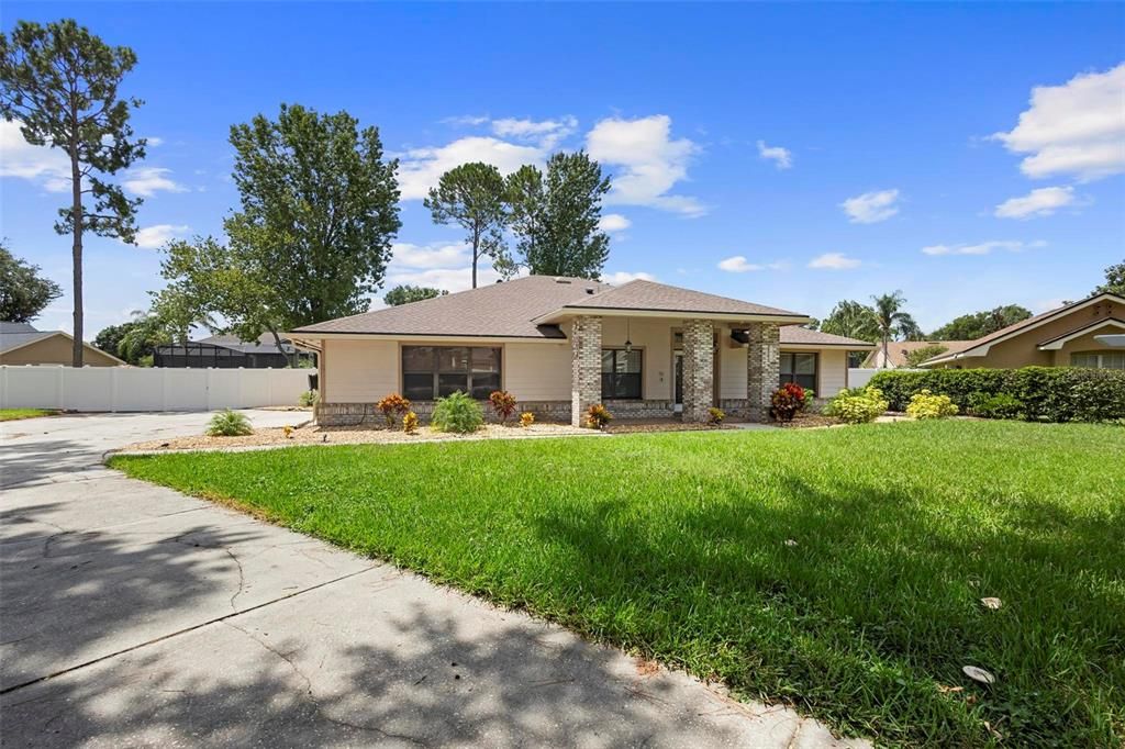 For Sale: $849,900 (3 beds, 2 baths, 2403 Square Feet)