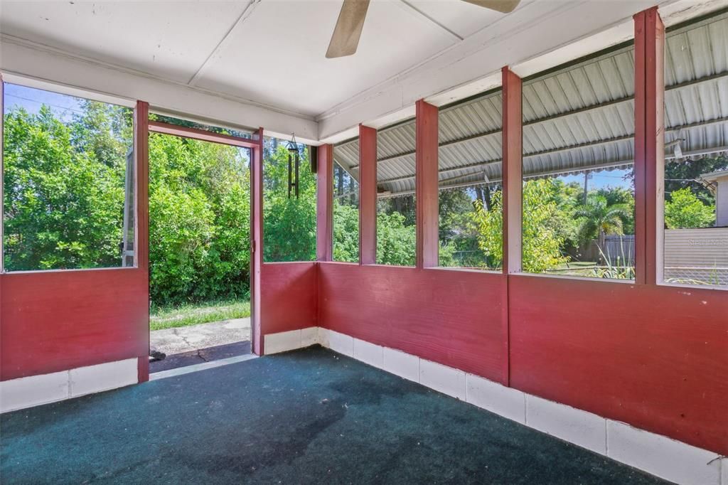 Screened in Porch