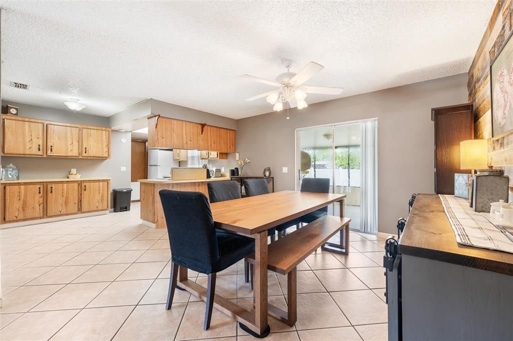 For Sale: $349,900 (3 beds, 2 baths, 1182 Square Feet)