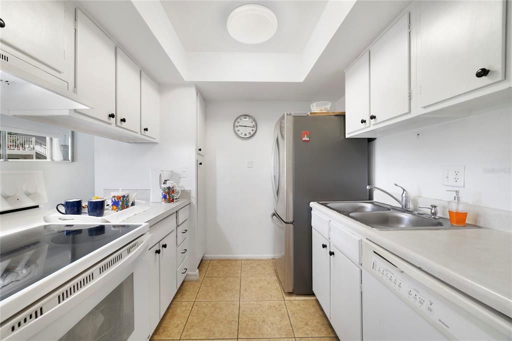For Sale: $185,000 (2 beds, 1 baths, 952 Square Feet)