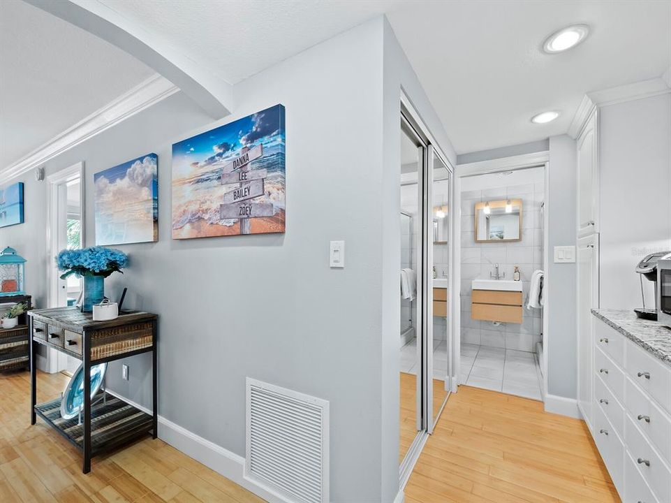 For Sale: $439,000 (1 beds, 1 baths, 747 Square Feet)