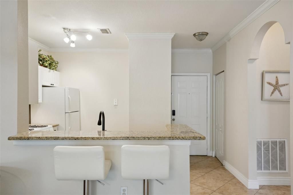 For Sale: $250,000 (1 beds, 1 baths, 864 Square Feet)