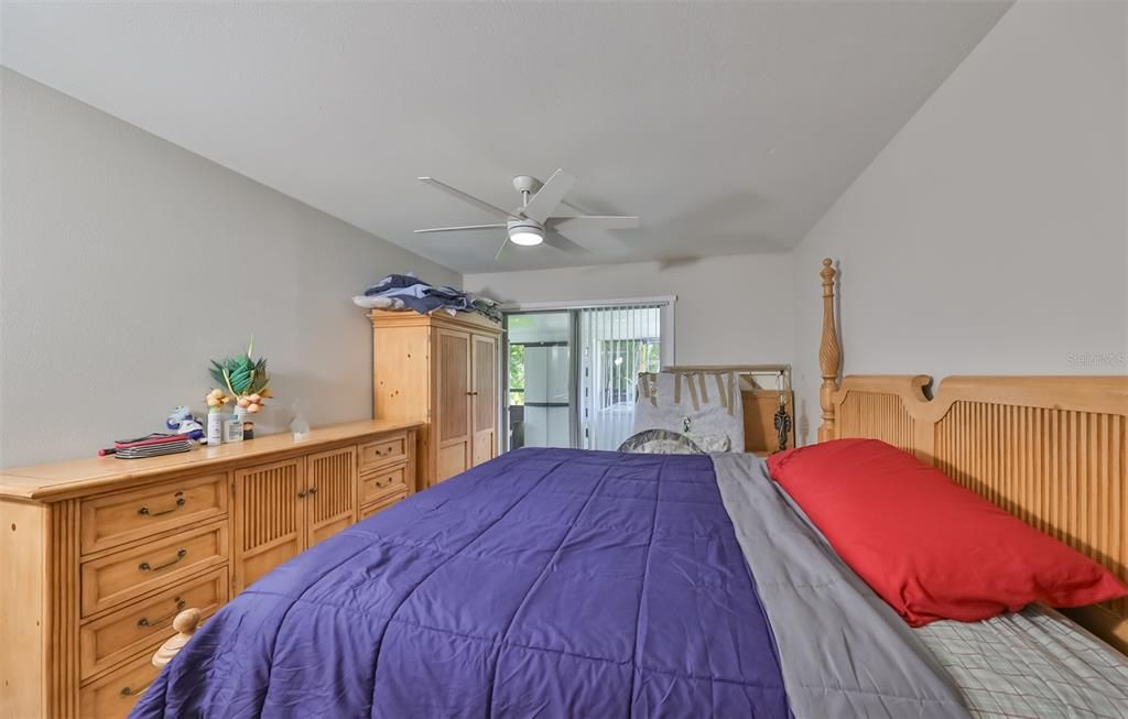 For Sale: $180,000 (2 beds, 2 baths, 960 Square Feet)