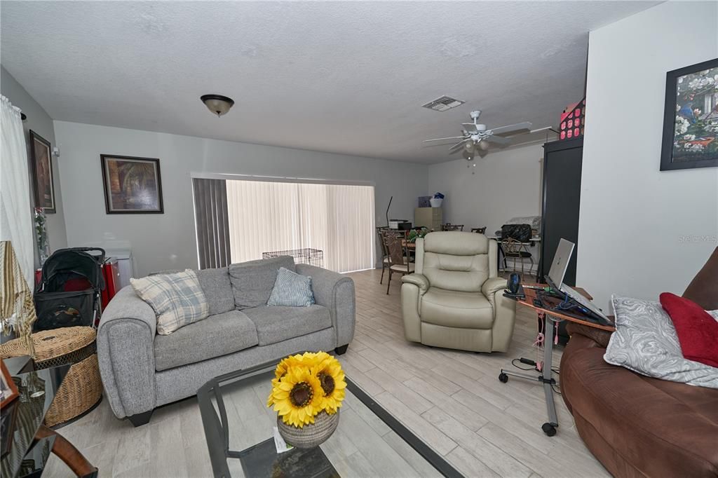 For Sale: $320,000 (3 beds, 2 baths, 1659 Square Feet)