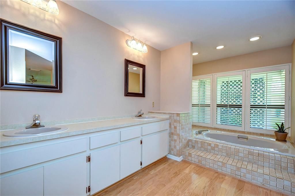 En-suite bathroom with a a soaking tub!