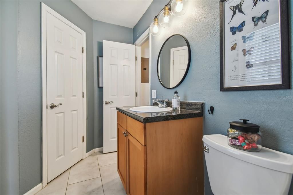For Sale: $329,000 (1 beds, 1 baths, 646 Square Feet)