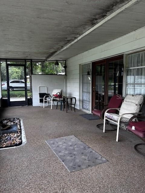 Large Covered & Screened Patio