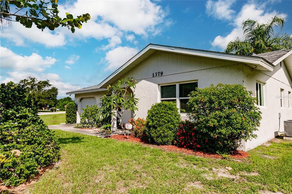 For Sale: $210,000 (2 beds, 2 baths, 1147 Square Feet)