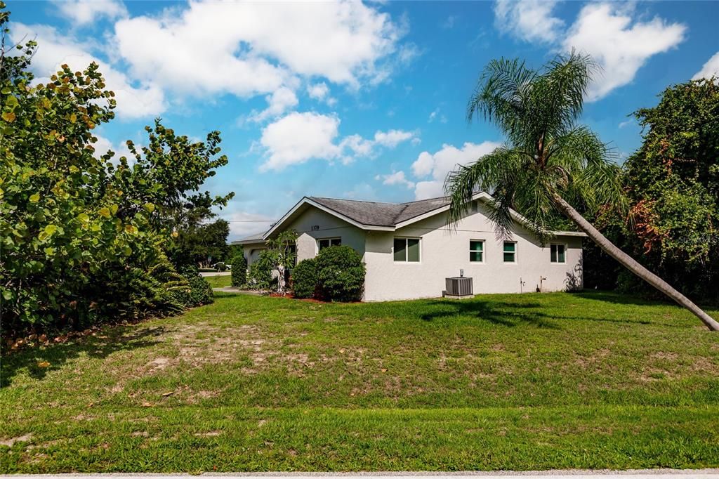 For Sale: $210,000 (2 beds, 2 baths, 1147 Square Feet)