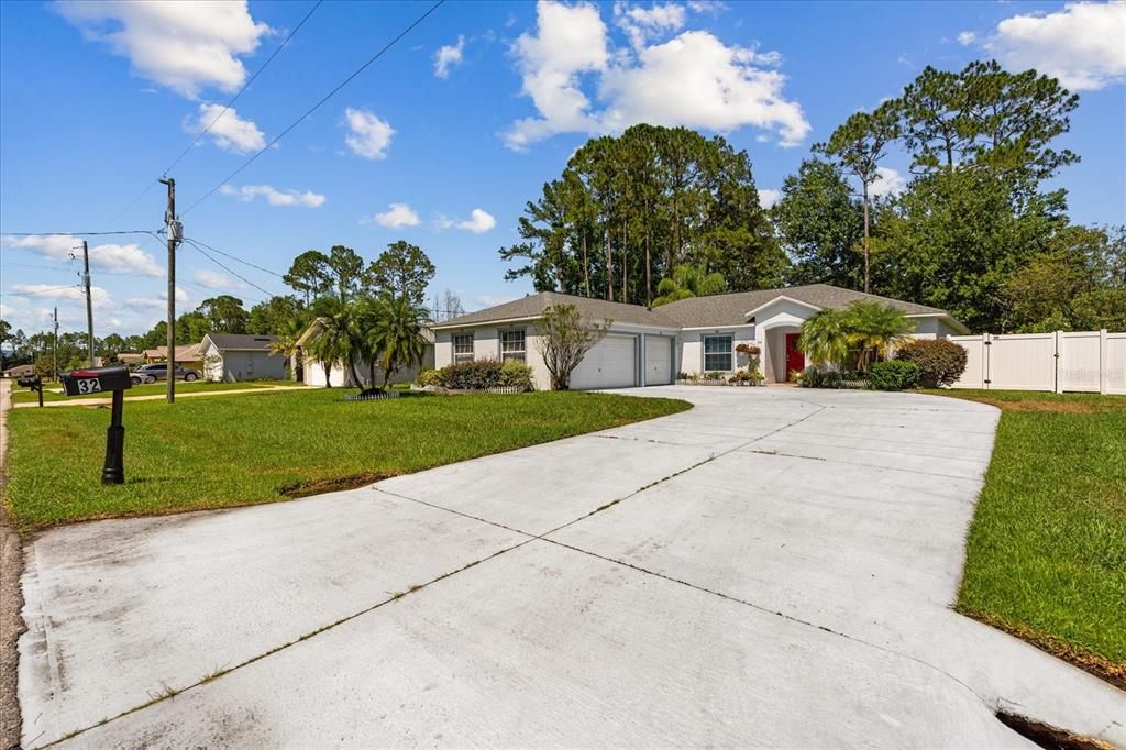 For Sale: $499,000 (3 beds, 2 baths, 1738 Square Feet)