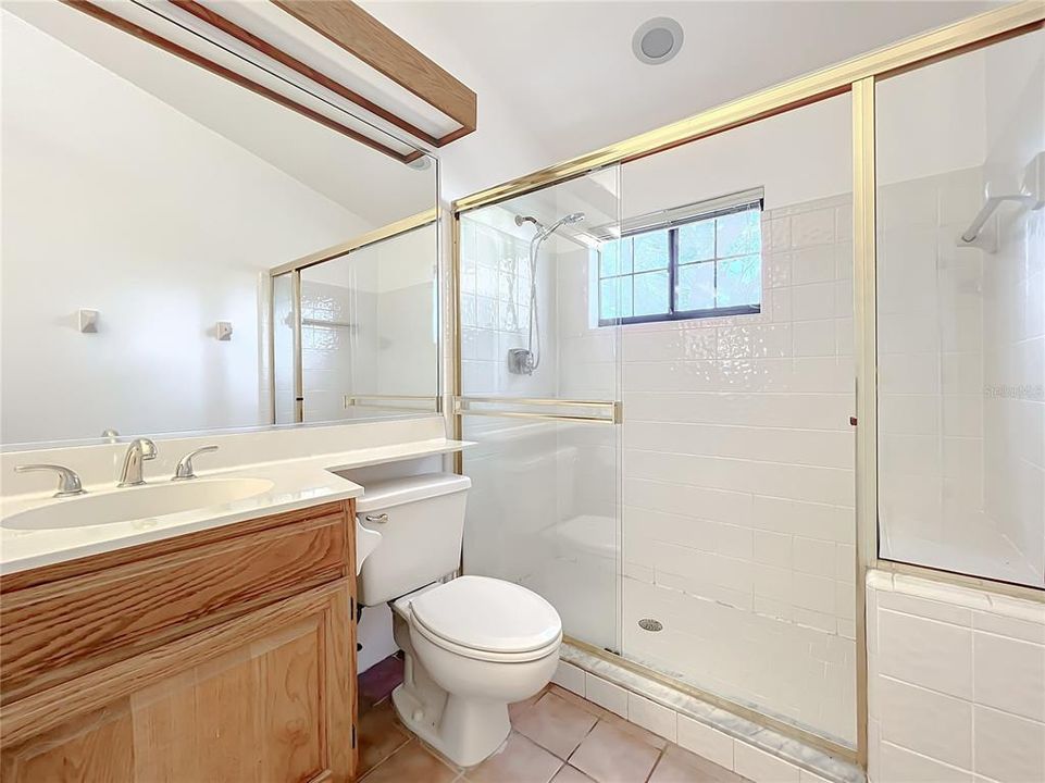 待售: $265,000 (2 贝兹, 2 浴室, 1350 平方英尺)