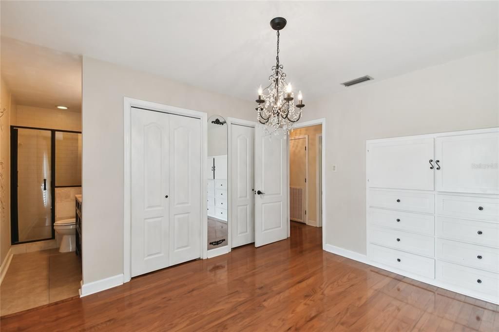 Active With Contract: $399,900 (3 beds, 2 baths, 1230 Square Feet)