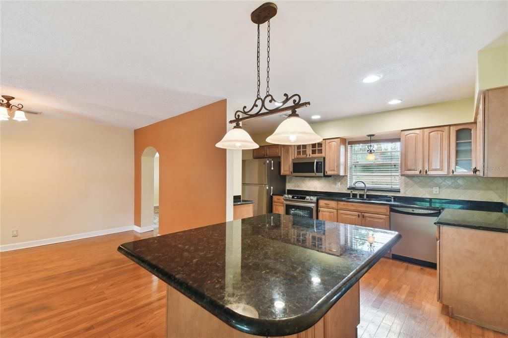 Active With Contract: $399,900 (3 beds, 2 baths, 1230 Square Feet)