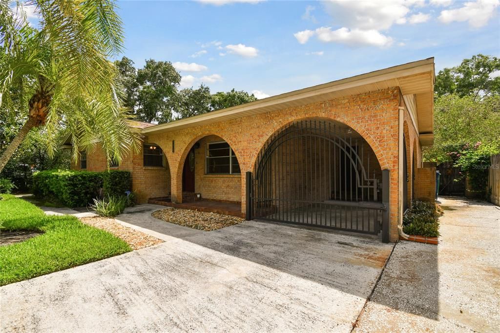 Active With Contract: $399,900 (3 beds, 2 baths, 1230 Square Feet)