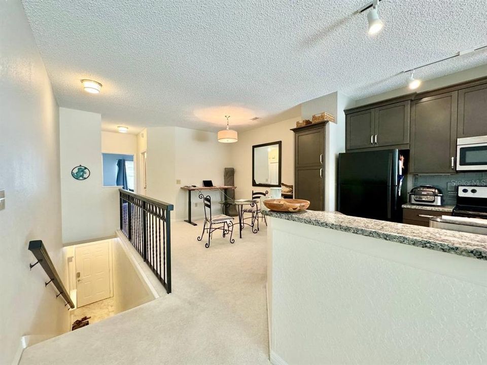 For Sale: $409,900 (1 beds, 1 baths, 815 Square Feet)