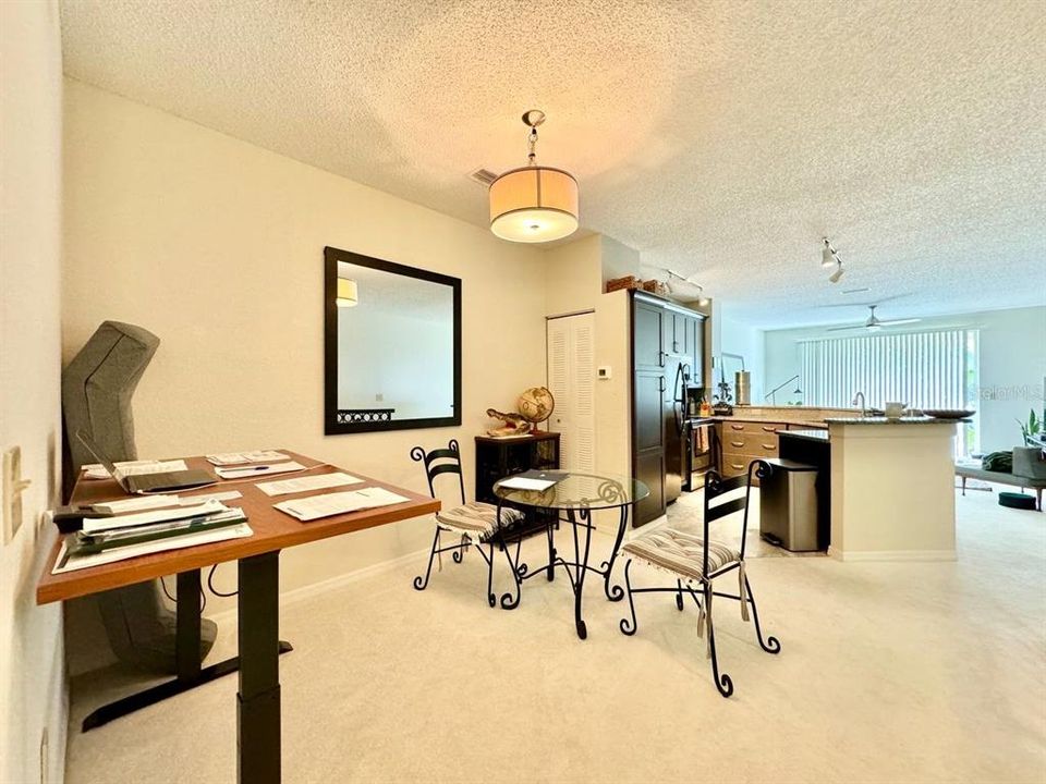 For Sale: $409,900 (1 beds, 1 baths, 815 Square Feet)