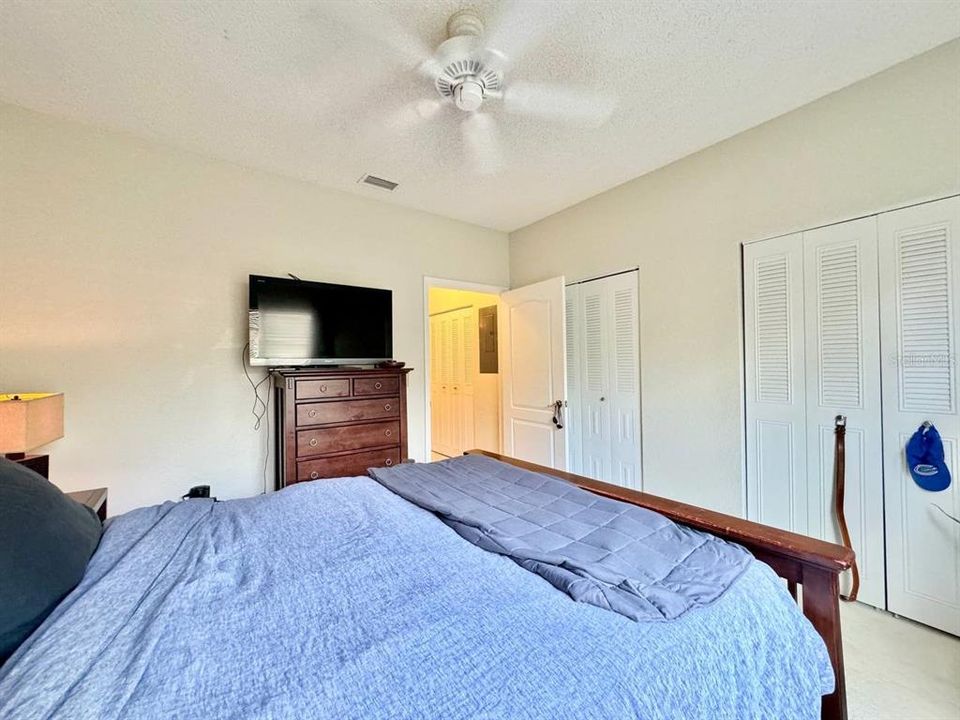 For Sale: $409,900 (1 beds, 1 baths, 815 Square Feet)