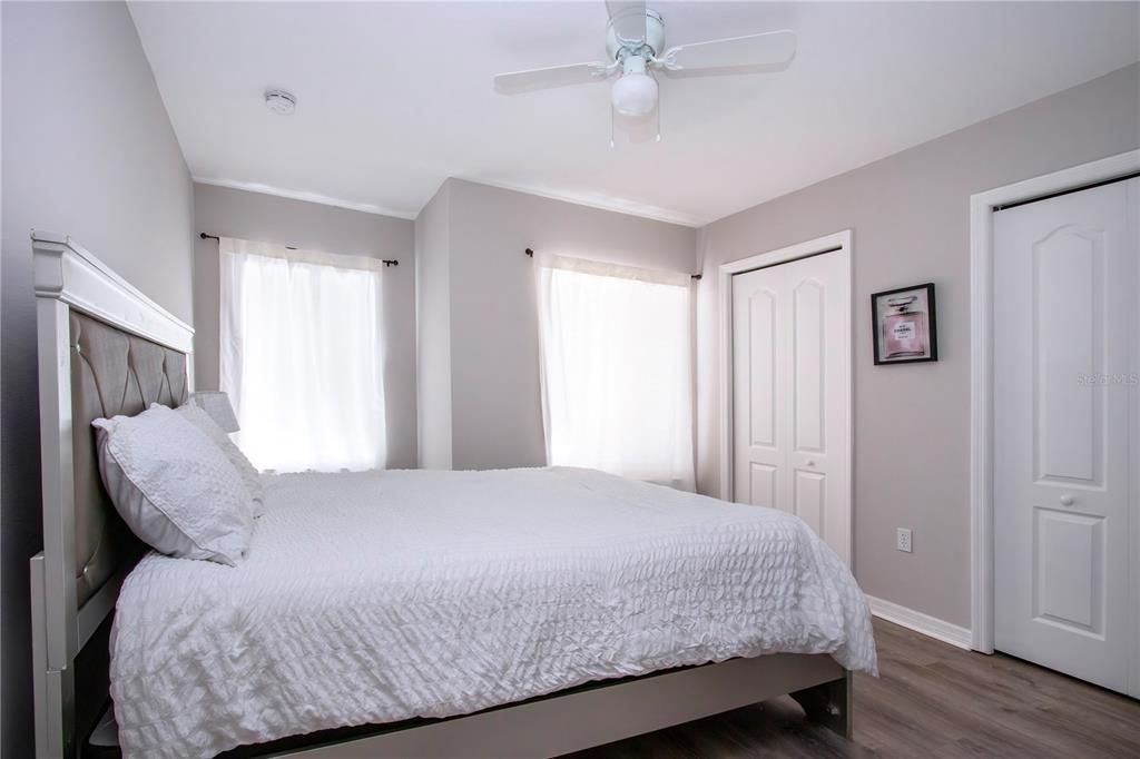 For Sale: $272,000 (2 beds, 2 baths, 1429 Square Feet)