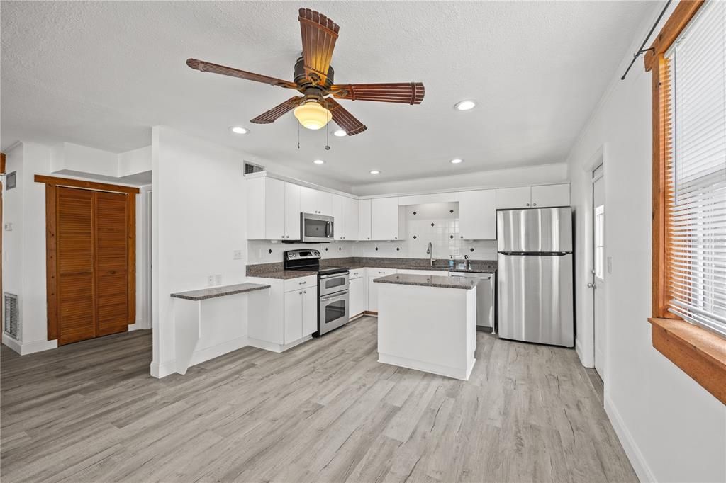 For Sale: $449,000 (3 beds, 2 baths, 1235 Square Feet)