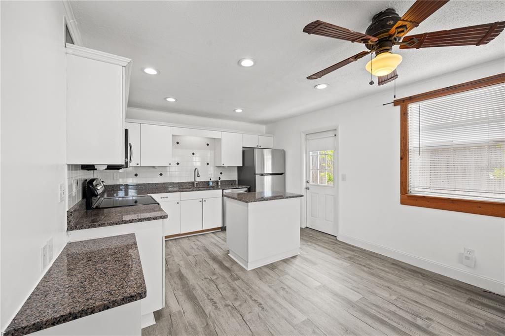 For Sale: $449,000 (3 beds, 2 baths, 1235 Square Feet)