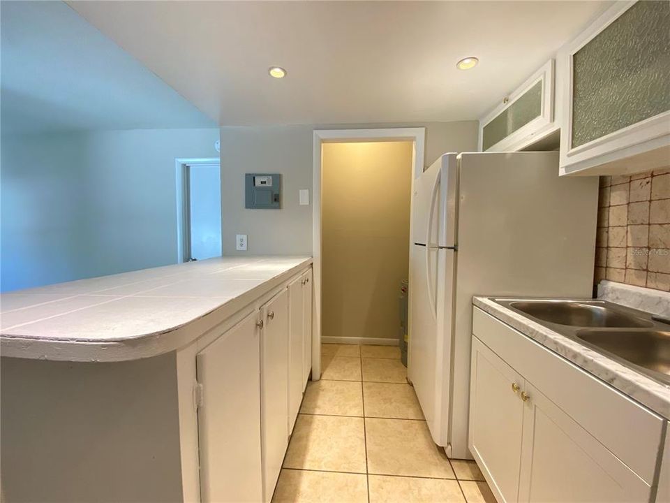 For Rent: $1,095 (1 beds, 1 baths, 588 Square Feet)