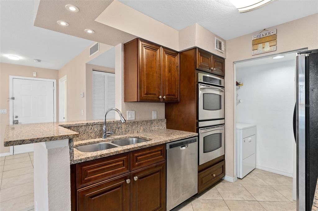 For Rent: $1,950 (2 beds, 2 baths, 1067 Square Feet)