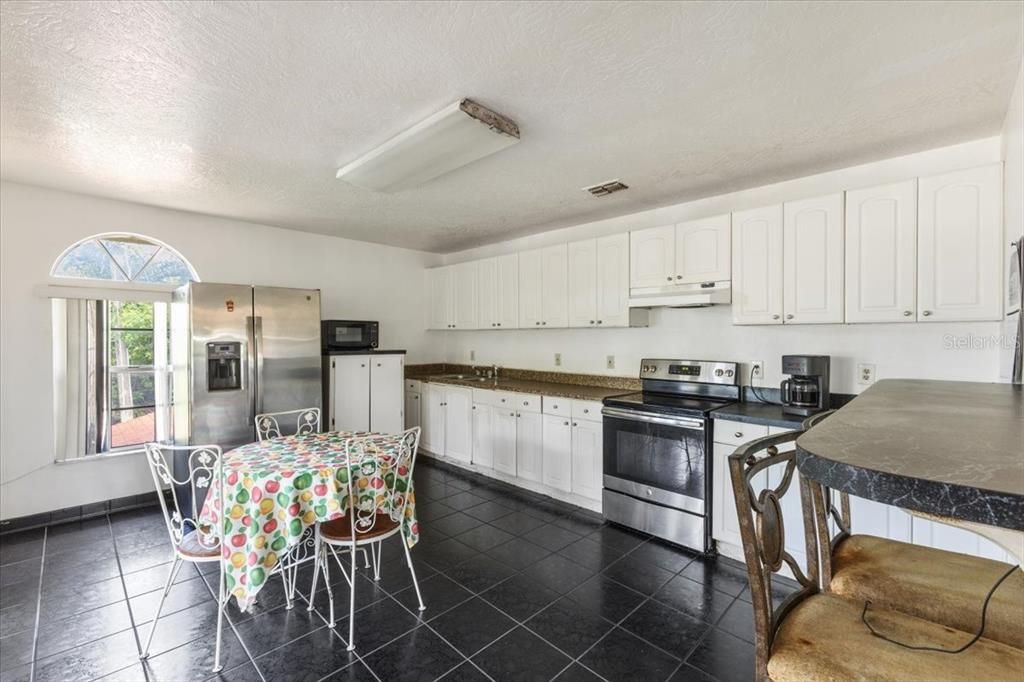 Active With Contract: $429,900 (4 beds, 2 baths, 2986 Square Feet)